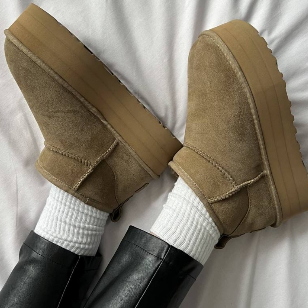 New UGG Classic Ultra Mini Platform Boot Size 8